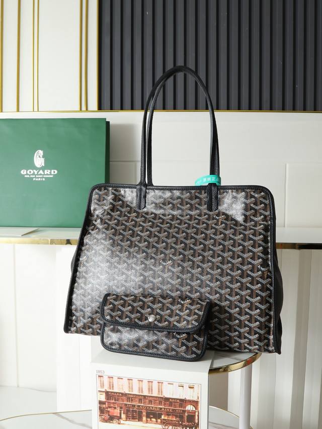 Premium Quality, Genuine Materials Hardy Small Commuter Bag Makes A Stylish Come