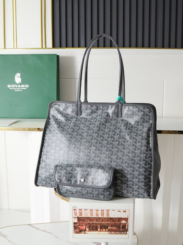 Premium Quality, Genuine Materials Hardy Small Commuter Bag Makes A Triumphant R