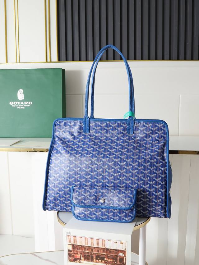 Premium Quality, Genuine Materials Hardy Small Commuter Bag Makes A Stylish Come