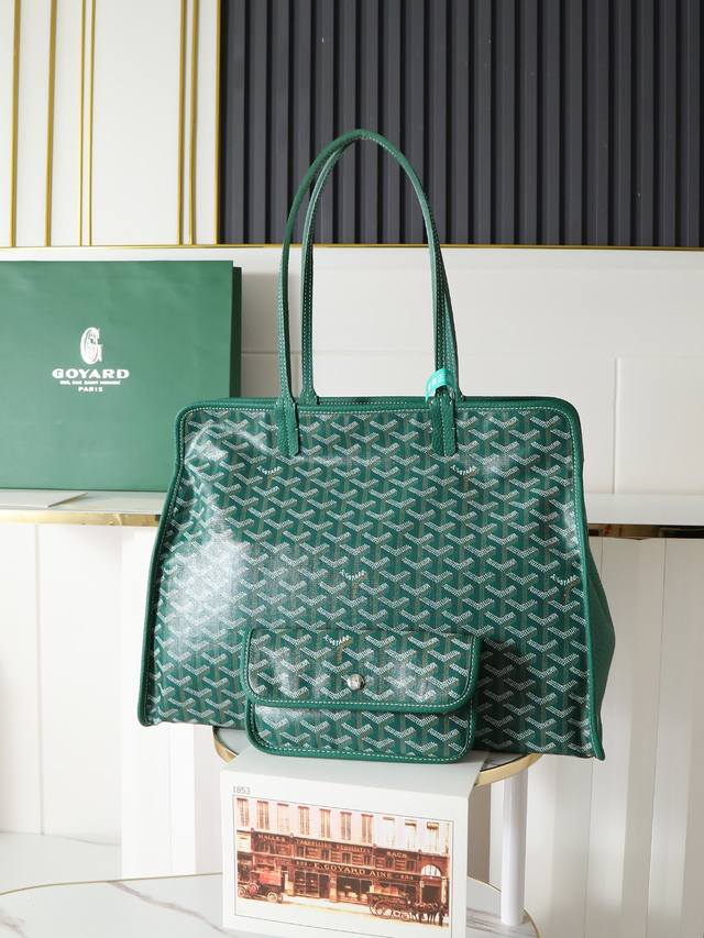 Premium Quality, Original Material Hardy Small Commuter Bag Makes A Stylish Come