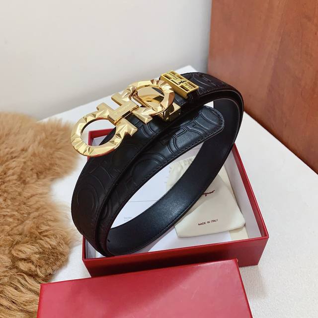 Ferragamo Official Website New Arrival, Imported Leather Series, Adorned With A Ferragamo Official Website New Arrival, Imported Leather Series, Adorned With A