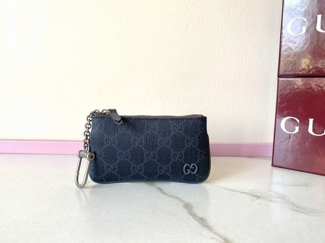 Comes With A Red Box. Style Number 820666. The Latest Series Of Small Leather Go Comes With A Red Box. Style Number 820666. The Latest Series Of Small Leather Go