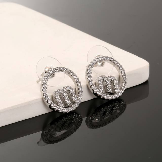 Miu Miu Miu Miu New Design Swarovski Crystal Full Diamond Stud Earrings Original