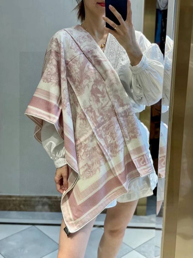 New Arrival 2025 Early Spring New Style Rui Cong Hand-Painted Square Scarf Size: New Arrival 2025 Early Spring New Style Rui Cong Hand-Painted Square Scarf Size: