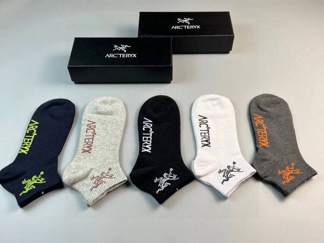 Special: Arc'teryx Men's New Short Socks, Made From 100% Cotton, With A Classic