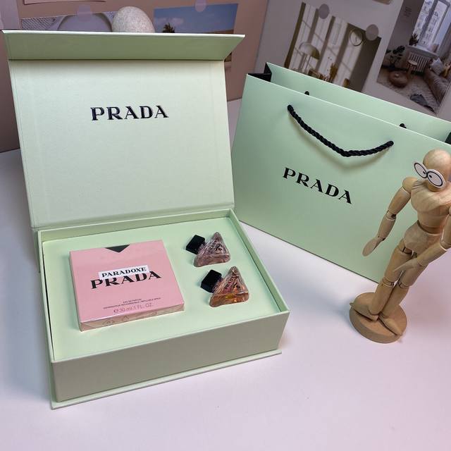 High-End Quality Prada Prada I Am Unpredictable Contrasting Floral Fragrance Thr