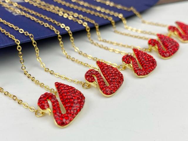 Sw*Swarovski Red Little Swan Necklace Big! Red! Goose Gold Electroplating With S Sw*Swarovski Red Little Swan Necklace Big! Red! Goose Gold Electroplating With S