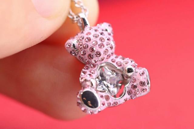Swarovski Pink Diamond Teddy Bear Clavicle Necklace This Pendant Is Full Of Inte Swarovski Pink Diamond Teddy Bear Clavicle Necklace This Pendant Is Full Of Inte