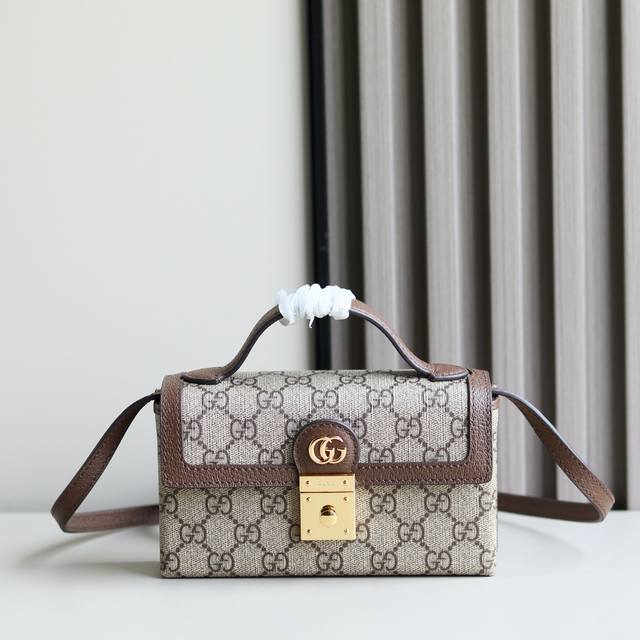Top Original New Padlock Series Small Shoulder Bag. Inspired By The Brand's Orig Top Original New Padlock Series Small Shoulder Bag. Inspired By The Brand's Orig