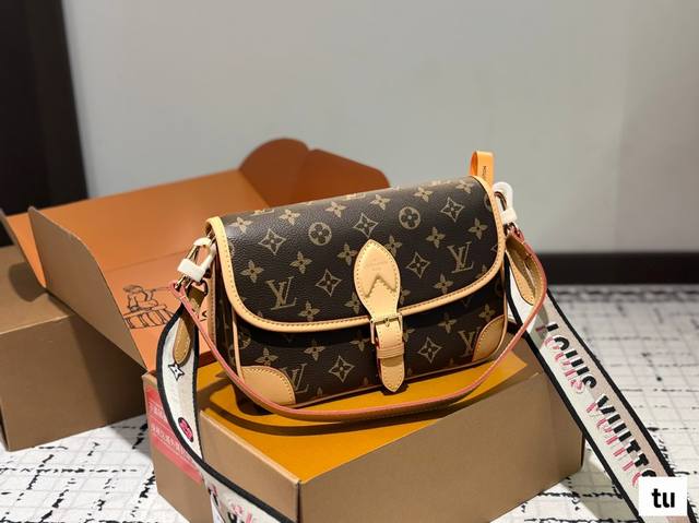 Oh My God, The Lv Baguette Bag Is So Good-Looking. The Real Shot Of The Upper Bo Oh My God, The Lv Baguette Bag Is So Good-Looking. The Real Shot Of The Upper Bo