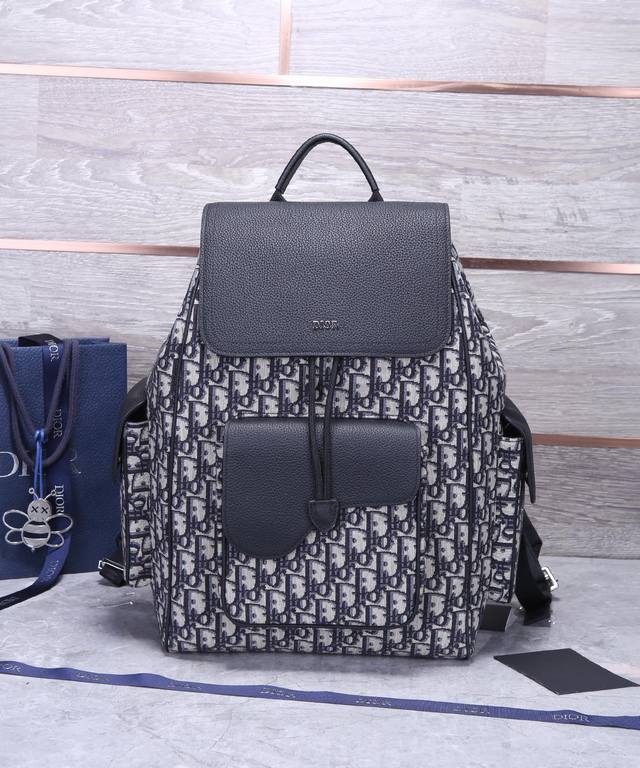 Top-Grade Original Piece. This Saddle-Style Double-Shoulder Backpack Features A