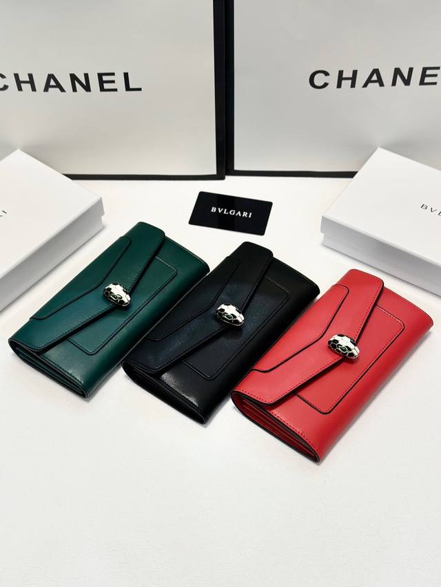 Color: Black, Green, Red Size: 19X10 Authentic Bulgari Calf Leather Wallet With