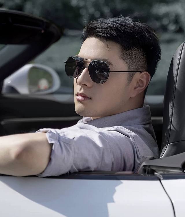 Lv Men's Vibrant Pilot-Style Polarized Sunglasses. Material: High-Definition Nyl