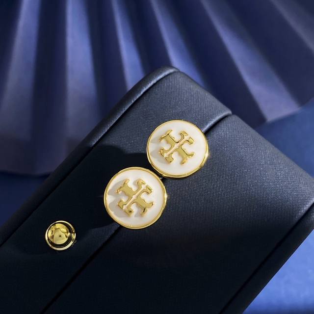 Tory Burch Fashion Minimalist Geometric Round White Drip Earrings Brass Material Tory Burch Fashion Minimalist Geometric Round White Drip Earrings Brass Material