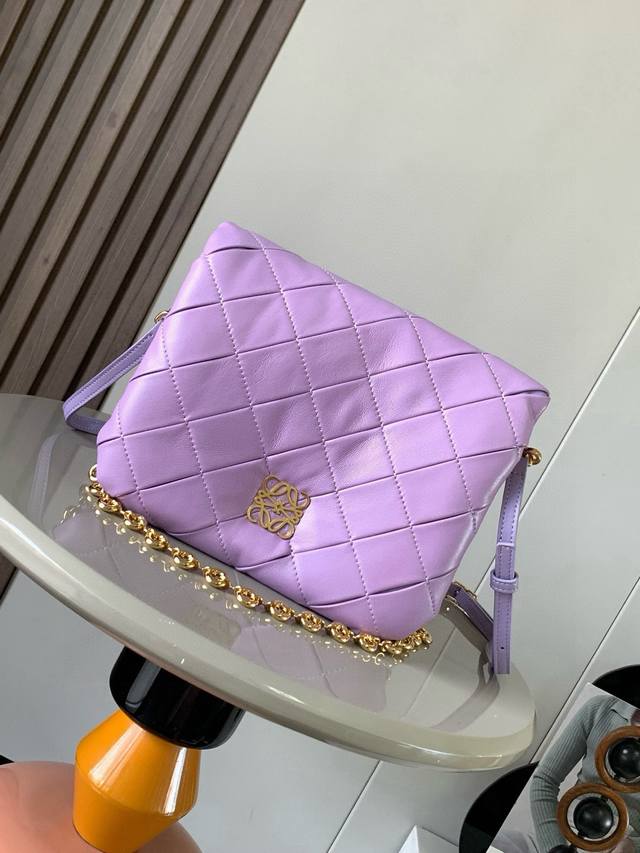 Puffer Goya Handbag In Shiny Nappa Leather The Puffer Goya Is Inspired By The Go