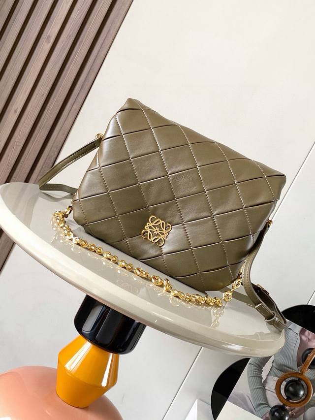 Puffer Goya Handbag In Shiny Nappa Leather The Puffer Goya Is Inspired By The Go
