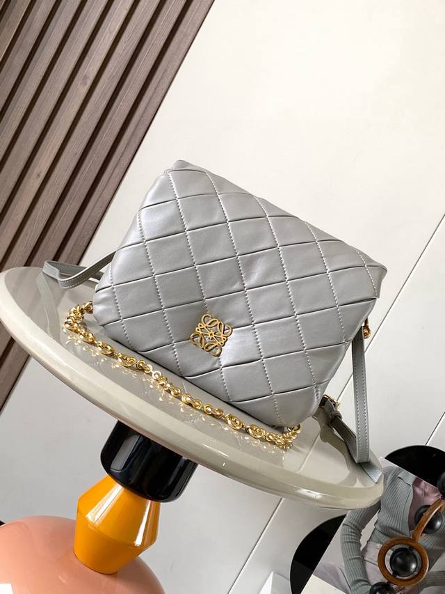 Puffer Goya Handbag In Shiny Nappa Leather The Puffer Goya Is Inspired By The Go