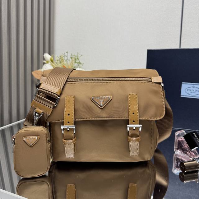 Top Original New Messenger Bag 1Bd953 This Prada Re-Edition 2005 Three-In-One Cr Top Original New Messenger Bag 1Bd953 This Prada Re-Edition 2005 Three-In-One Cr