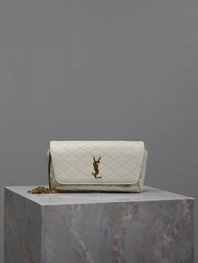gaby_Mobile Phone Bag Chain Bag A Very Practical Small Bag Italian Imported O