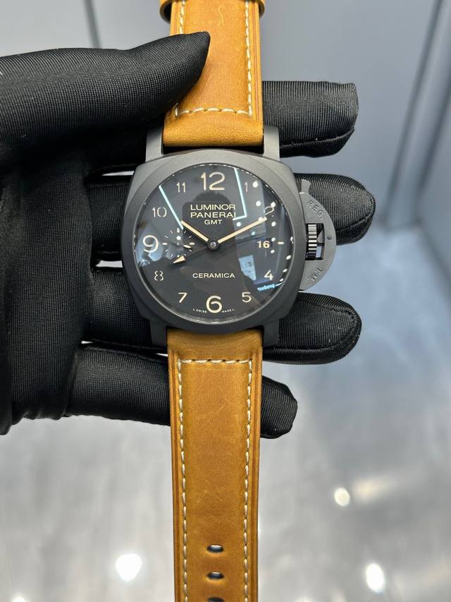 沛纳海 M 441 44Mm表径 全陶瓷表壳 搭载机芯 1 调时功能 时针可快调 日历通过时针快调进行调整 Gmt12小时走一圈 功能全部修正与一致 2 底盖玻 沛纳海 M 441 44Mm表径 全陶瓷表壳 搭载机芯 1 调时功能 时针可快调 日历通过时针快调进行调整 Gmt12小时走一圈 功能全部修正与一致 2 底盖玻