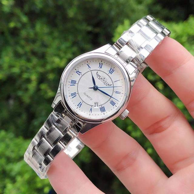 Brand Platinum Angel-Plangle Elegant Ladies Watch Simple Three-Hand With 4-Digit Brand Platinum Angel-Plangle Elegant Ladies Watch Simple Three-Hand With 4-Digit