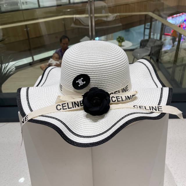 Celine new straw hat, foldable, lightweight and versatile, head circumference 57 Celine new straw hat, foldable, lightweight and versatile, head circumference 57