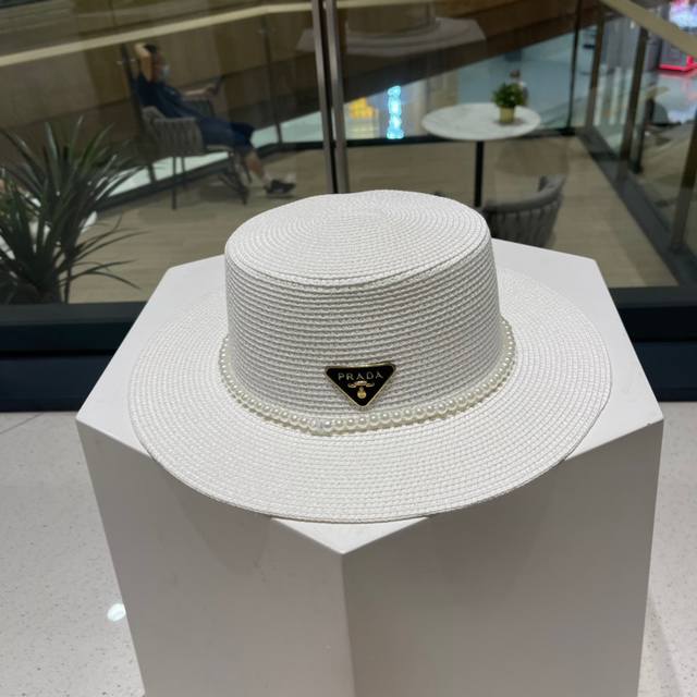 Prada straw hat, high-end custom made, super nice hat shape with pearl accessori Prada straw hat, high-end custom made, super nice hat shape with pearl accessori