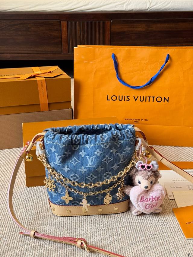 Louis Vuitton Spring and Summer Monochrome Denim Series Flat Sandals Kitten Heel