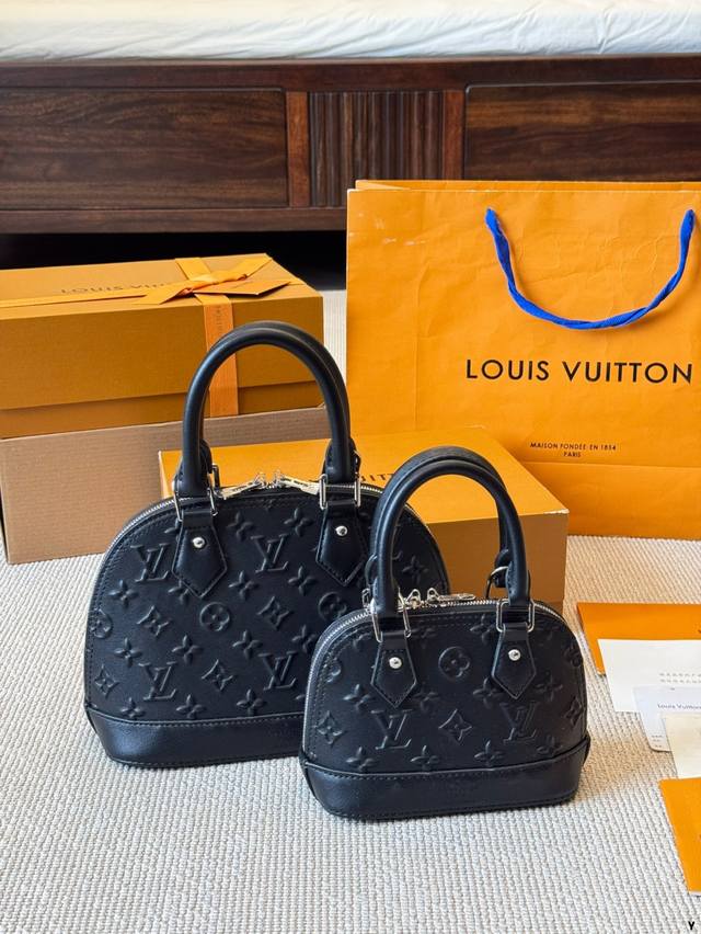 New Biscuit Shoes The iconic Gg canvas is ingeniously crafted, combining the hid