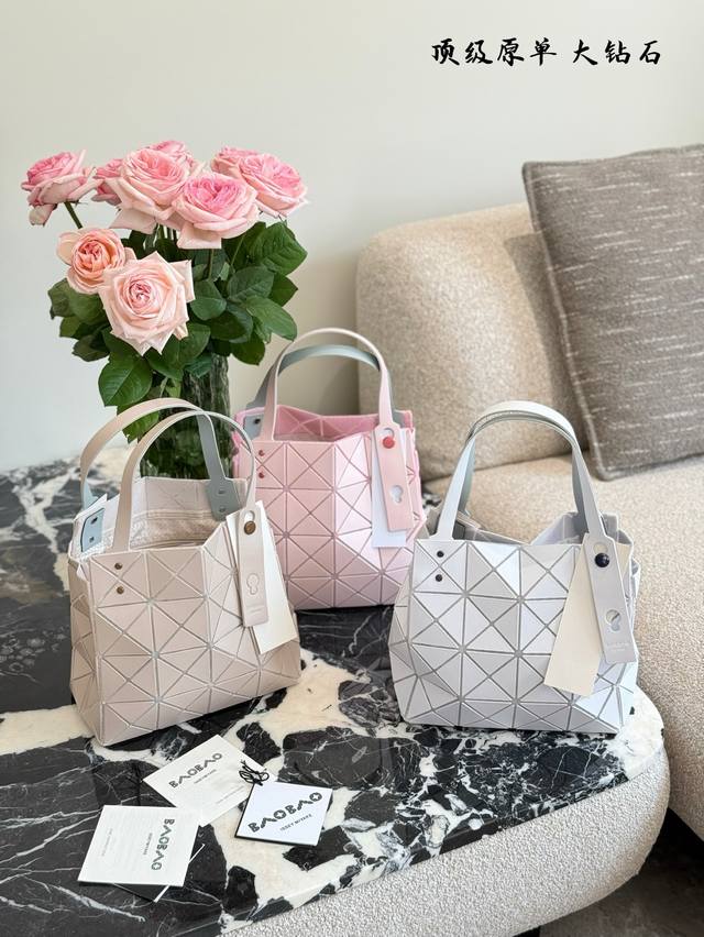 Top version: Couple's version Lv Louis Vuitton Pharrell joint catwalk model Jigg