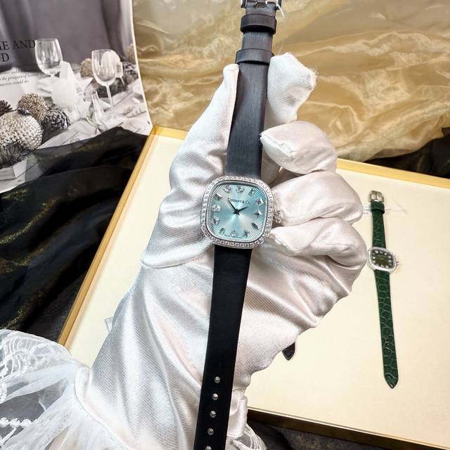 无法抗拒的Tiffany蒂芙尼 心動一次過擁有 12顆不同形狀的鑽石 一次過擁有 ~~现在下单即送一副表带，数量有限，先下单先得！ 它不仅是一款计时工具，更是时