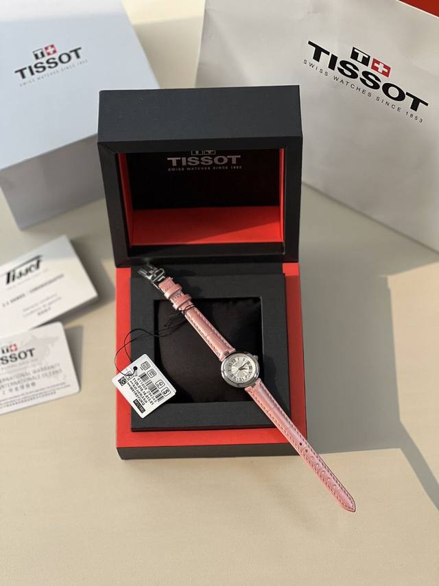 粉色就是比较小女人一些！！ 这个甜妹子来入！！ 从风格到细节！ 都是一块百搭的简约款！ 不用去柜子浪费钱！