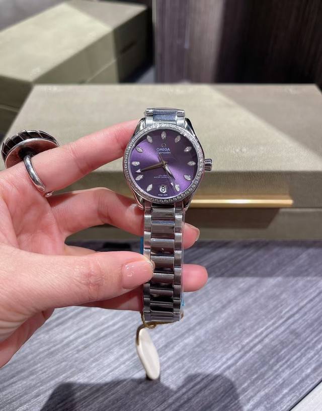 The latest Gucci necklace, the chain is higher grade, the same as the celebrity