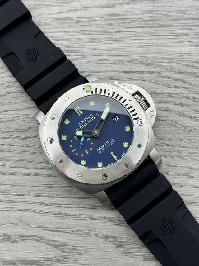 沛纳海--Panerai Pam 类型:男士顶级腕表 机芯:全自动机械机芯 表壳:316L精钢表壳 镜面:矿物强化玻璃 皮带:天然橡胶 尺寸:直径47Mm Sj 沛纳海--Panerai Pam 类型:男士顶级腕表 机芯:全自动机械机芯 表壳:316L精钢表壳 镜面:矿物强化玻璃 皮带:天然橡胶 尺寸:直径47Mm Sj