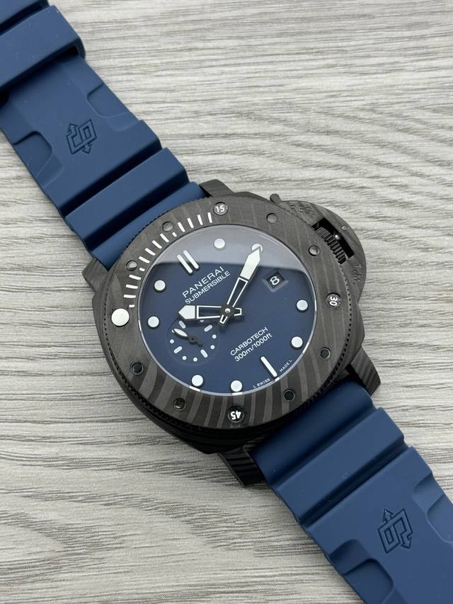 沛纳海--Panerai Pam 类型:男士顶级腕表 机芯:全自动机械机芯 表壳:316L精钢表壳 镜面:矿物强化玻璃 皮带:天然橡胶 尺寸:直径44Mm Sj 沛纳海--Panerai Pam 类型:男士顶级腕表 机芯:全自动机械机芯 表壳:316L精钢表壳 镜面:矿物强化玻璃 皮带:天然橡胶 尺寸:直径44Mm Sj