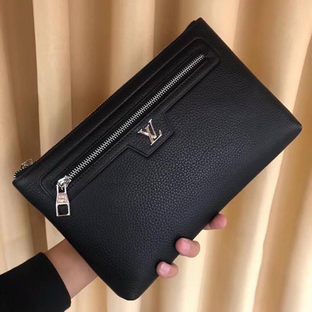 V's top original quality new Italian origin royal brand extraordinary enjoyment V's top original quality new Italian origin royal brand extraordinary enjoyment