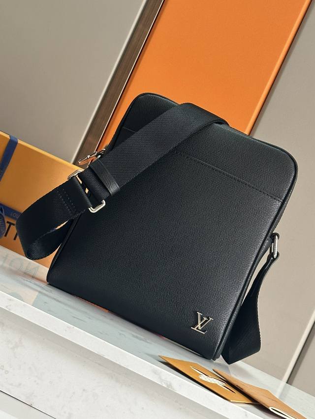 Top original M30265 ] Alex Small Messenger Bag The Alex Small Messenger Bag is m