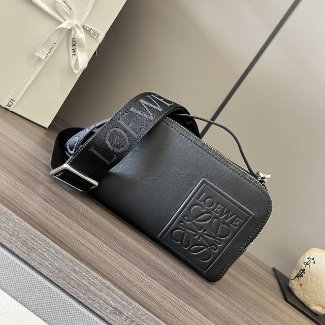 New small box camera bag Unisex horizontal camera bag A functional handbag, doub