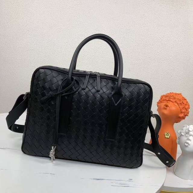 Bv's new Getaway large briefcase This briefcase can be put into a trolley case!