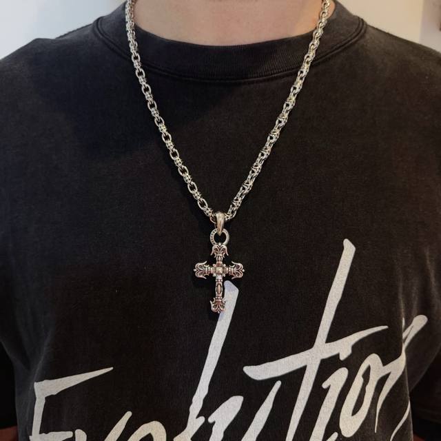 New counter quality Chrome Hearts classic retro cross necklace flame cross penda