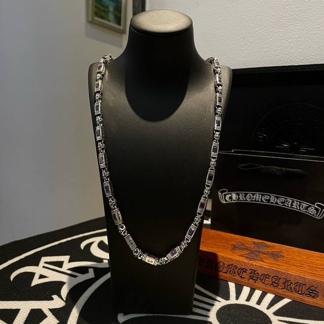 is popular on Douyin, Kuaishou, Ins, and Xiaohongshu live broadcasts. The new co