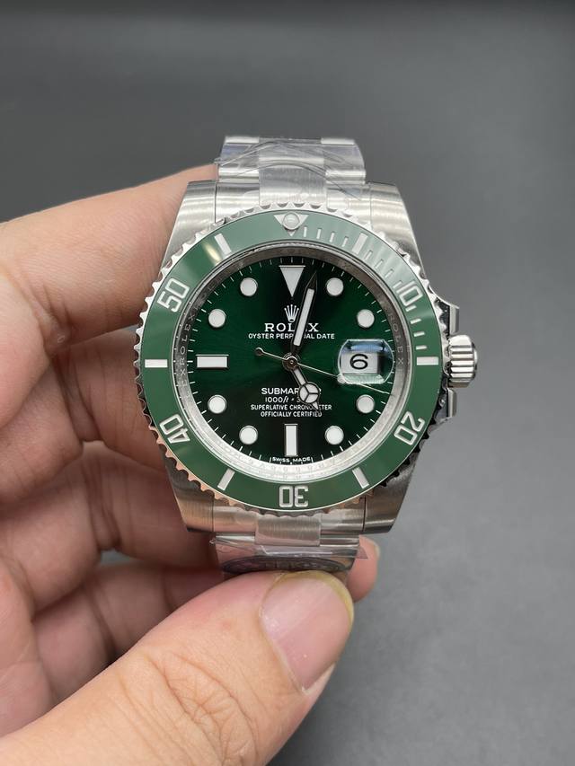 劳力士绿水鬼潜航者系列40Mm 劳力士绿水鬼潜航者系列40Mm