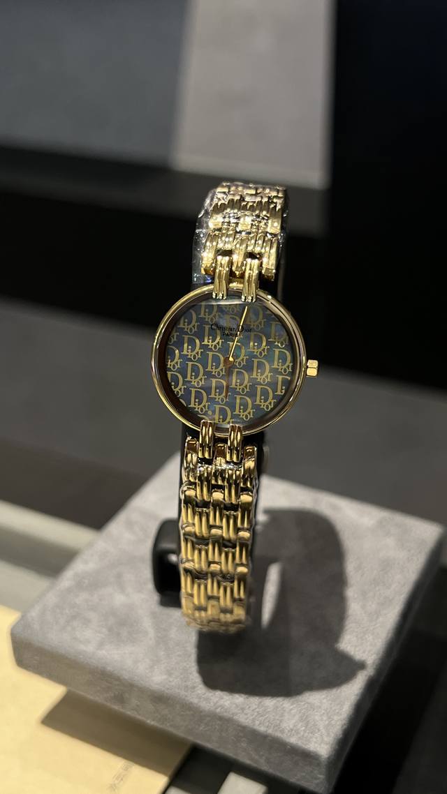 Japanese vintage watch Dior Dior fashion devil women's watch, highly recommended