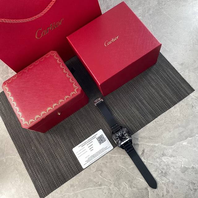 最新卡地亚款山度士Wssa0039系列年度最新款，真正“天花板级别”硬货无论材质机芯 度无死角完美一比一，表壳直径47.5X39.8 厚度9.08Mm，材料同步