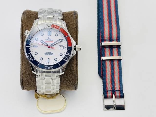 海马“指挥官”限量版 全新海马 米42Mm 购入原版开模 打造顶级品质腕表！ 1全新海马 米升级为与一致全陶瓷表盘！ 2全新海马 米升级为与一致透视底！ 3升级