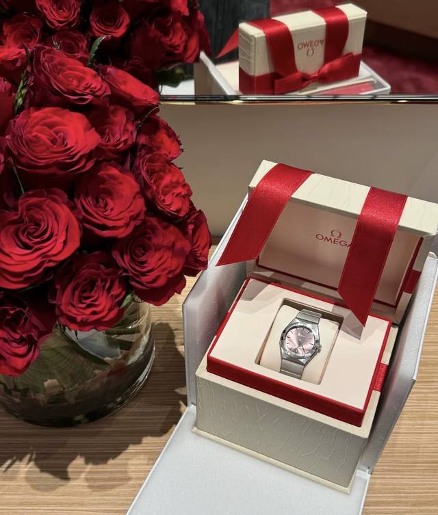 Classic style, timeless, full diamond bezel, double eagle constellation series,