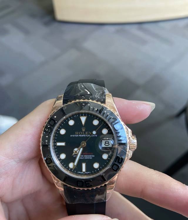 Yacht-Master! 40mm diameter yacht watch! Upgraded details: 1 Equipped with movem