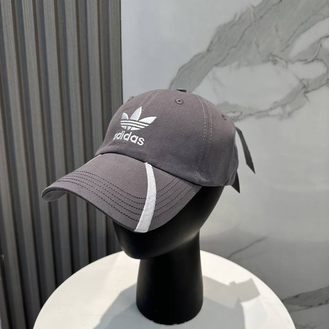 Adidas Adidas high-top baseball cap, the details are very exquisite, the fabric
