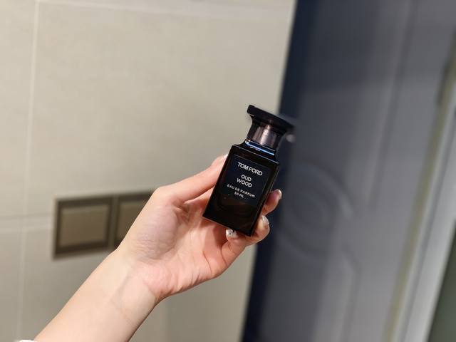 Counter quality Ebony agarwood The best perfume in TF Also the most popular one