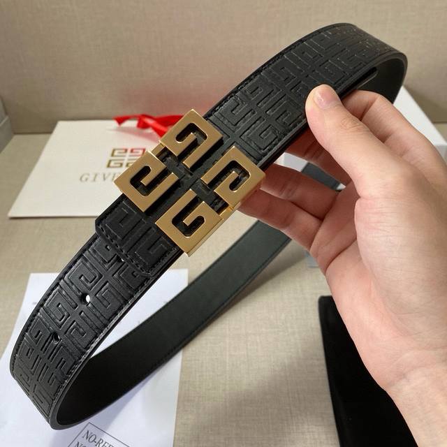 Brand: Givenchy Steel buckle Grade: Original private order. First-grade cowhide